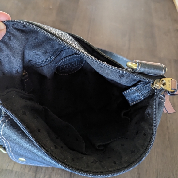 Fossil crossbody purse - Picture 3 of 4